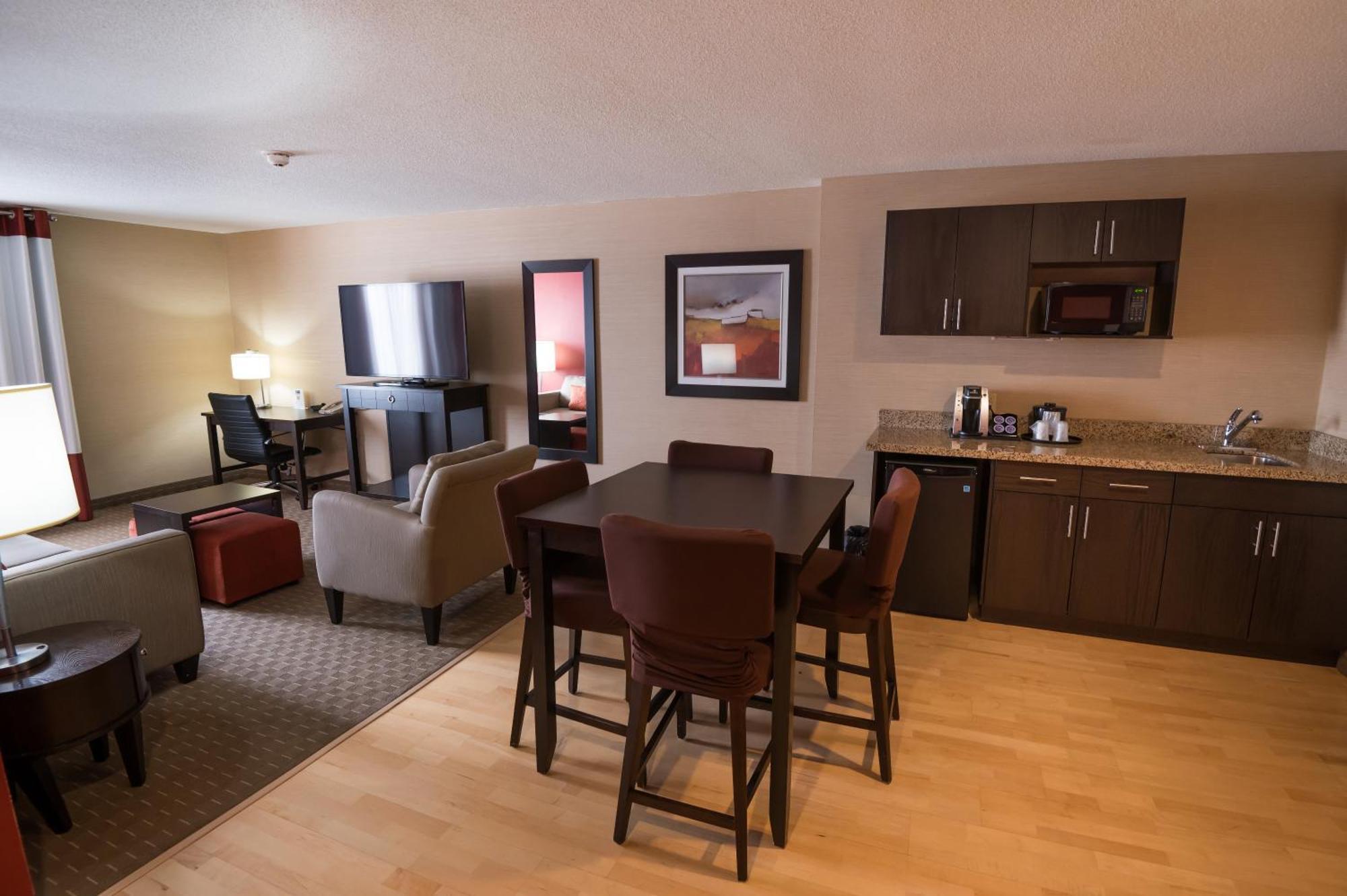 Holiday Inn Express Hotel & Suites Chatham South By Ihg Ngoại thất bức ảnh
