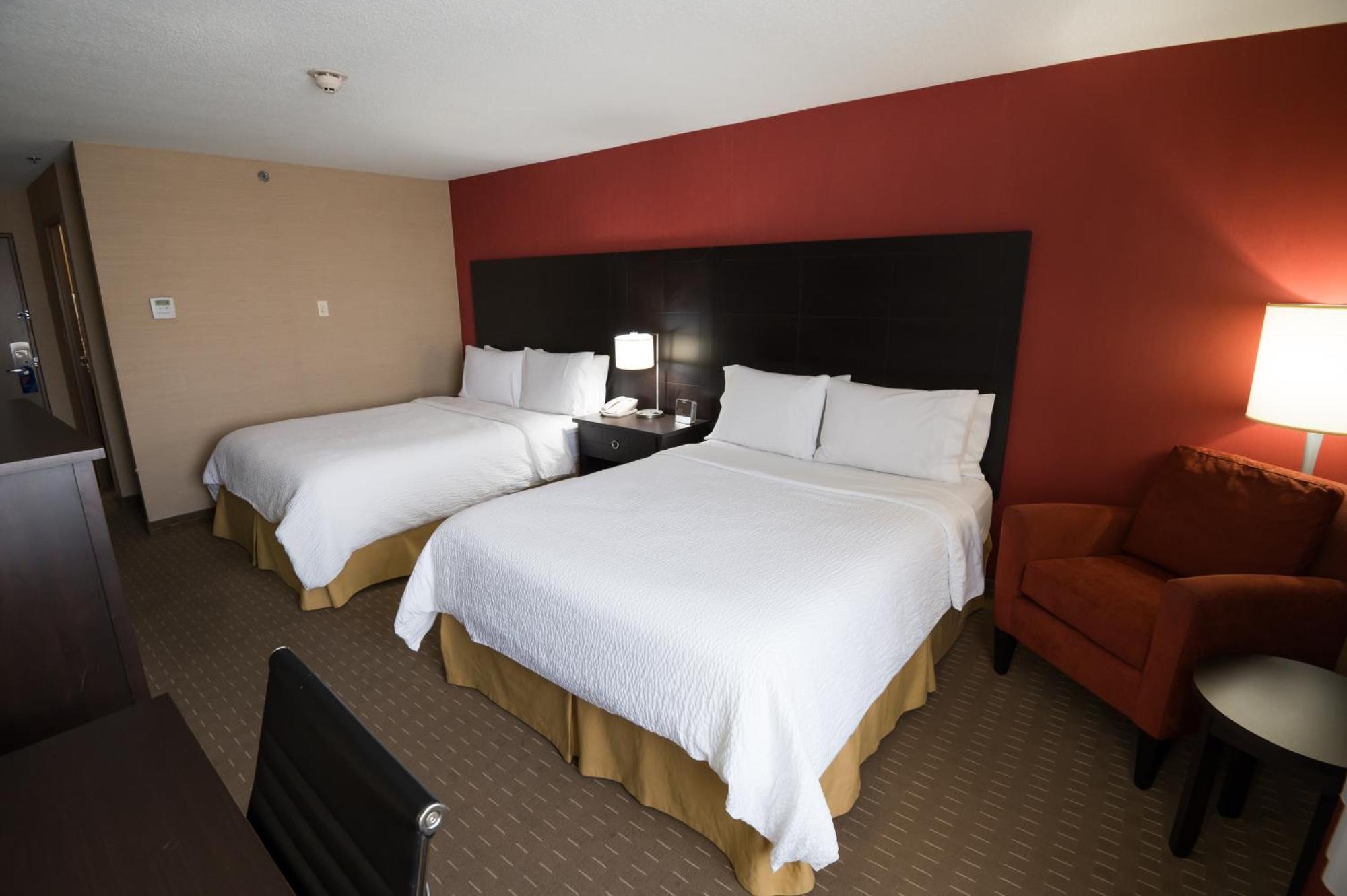 Holiday Inn Express Hotel & Suites Chatham South By Ihg Ngoại thất bức ảnh