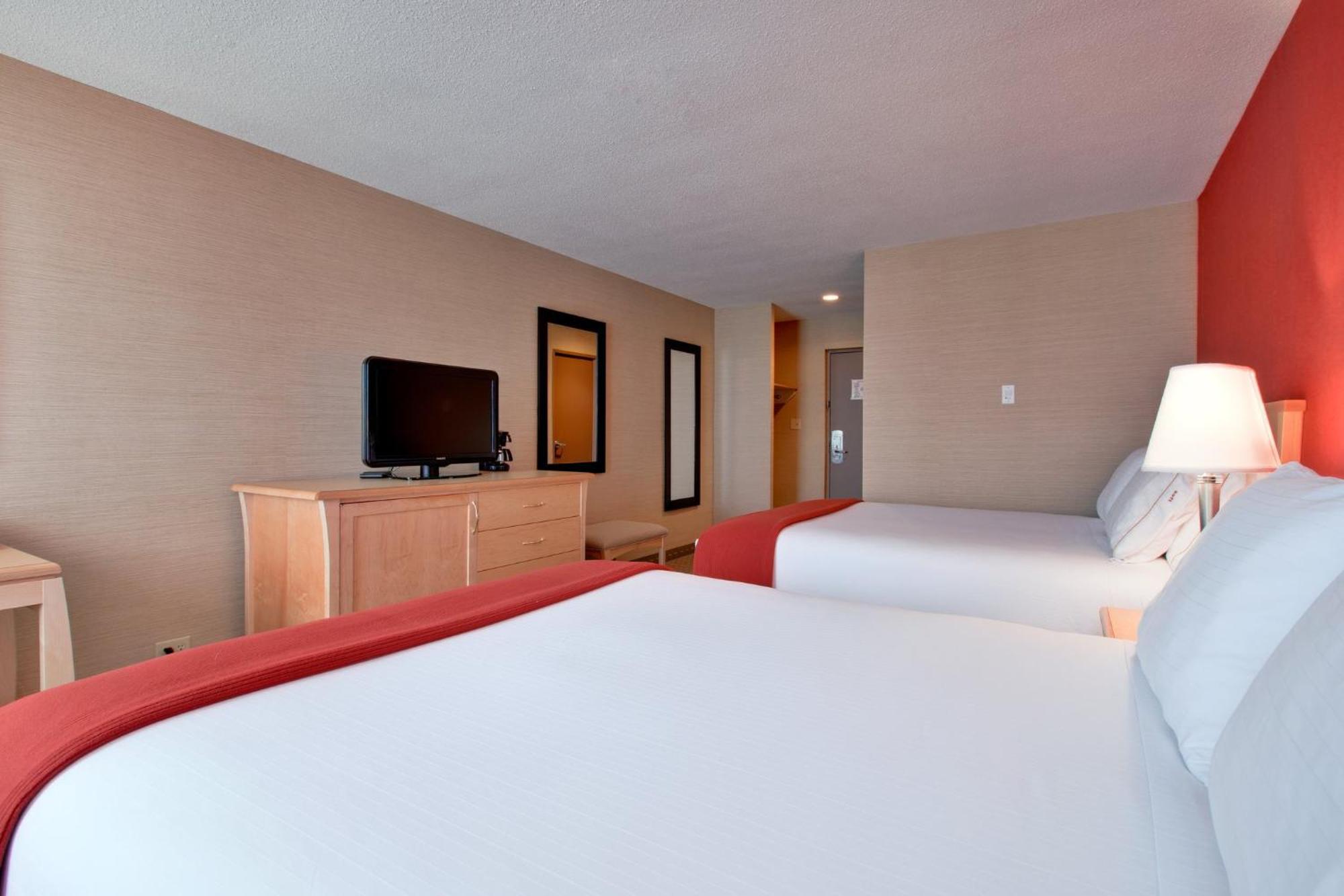 Holiday Inn Express Hotel & Suites Chatham South By Ihg Ngoại thất bức ảnh