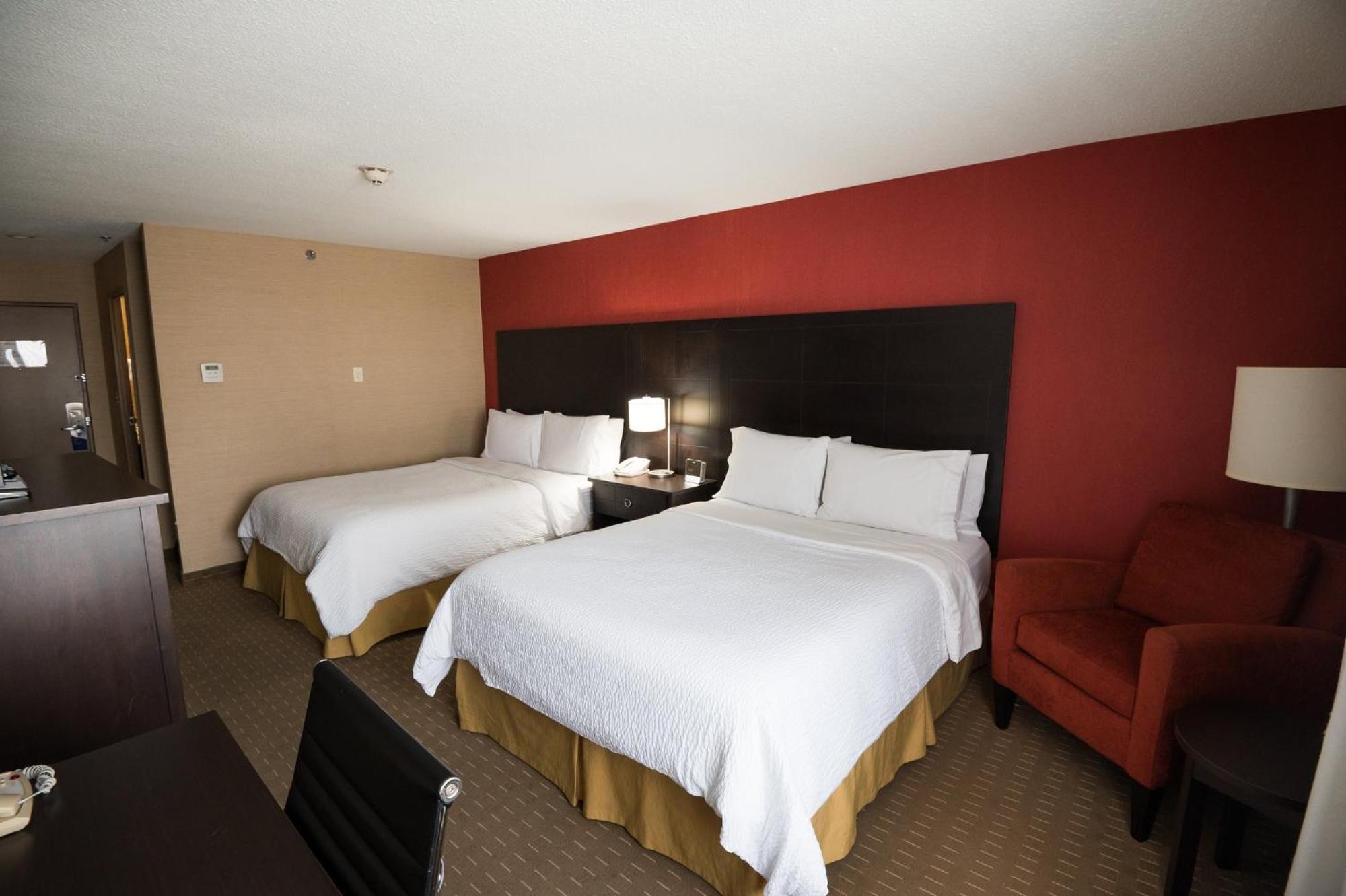 Holiday Inn Express Hotel & Suites Chatham South By Ihg Ngoại thất bức ảnh