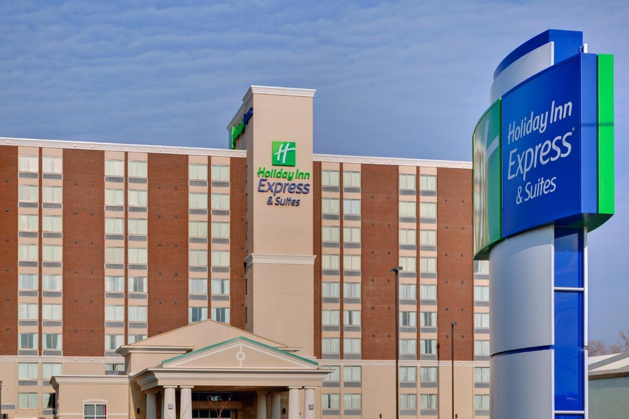 Holiday Inn Express Hotel & Suites Chatham South By Ihg Ngoại thất bức ảnh