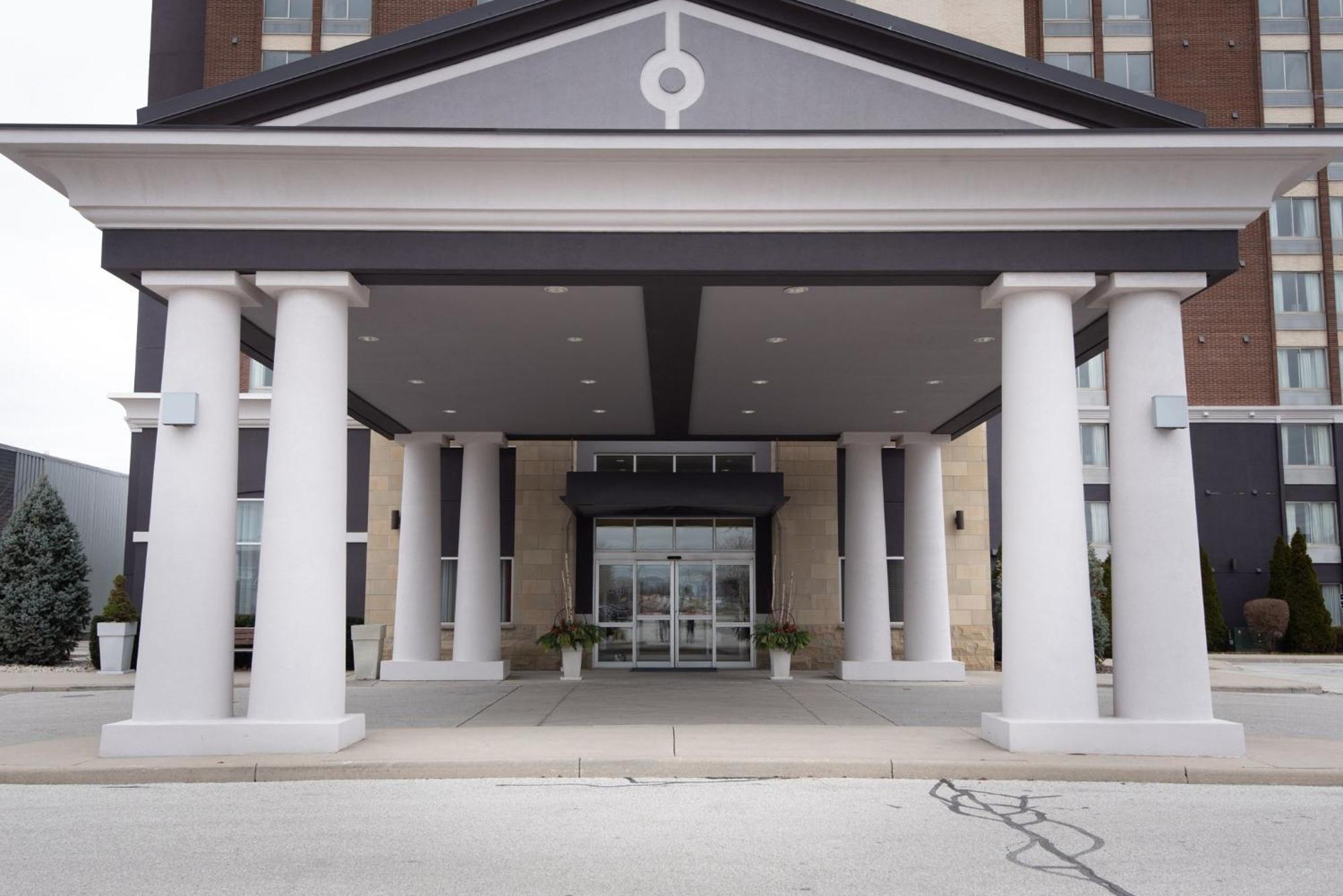 Holiday Inn Express Hotel & Suites Chatham South By Ihg Ngoại thất bức ảnh