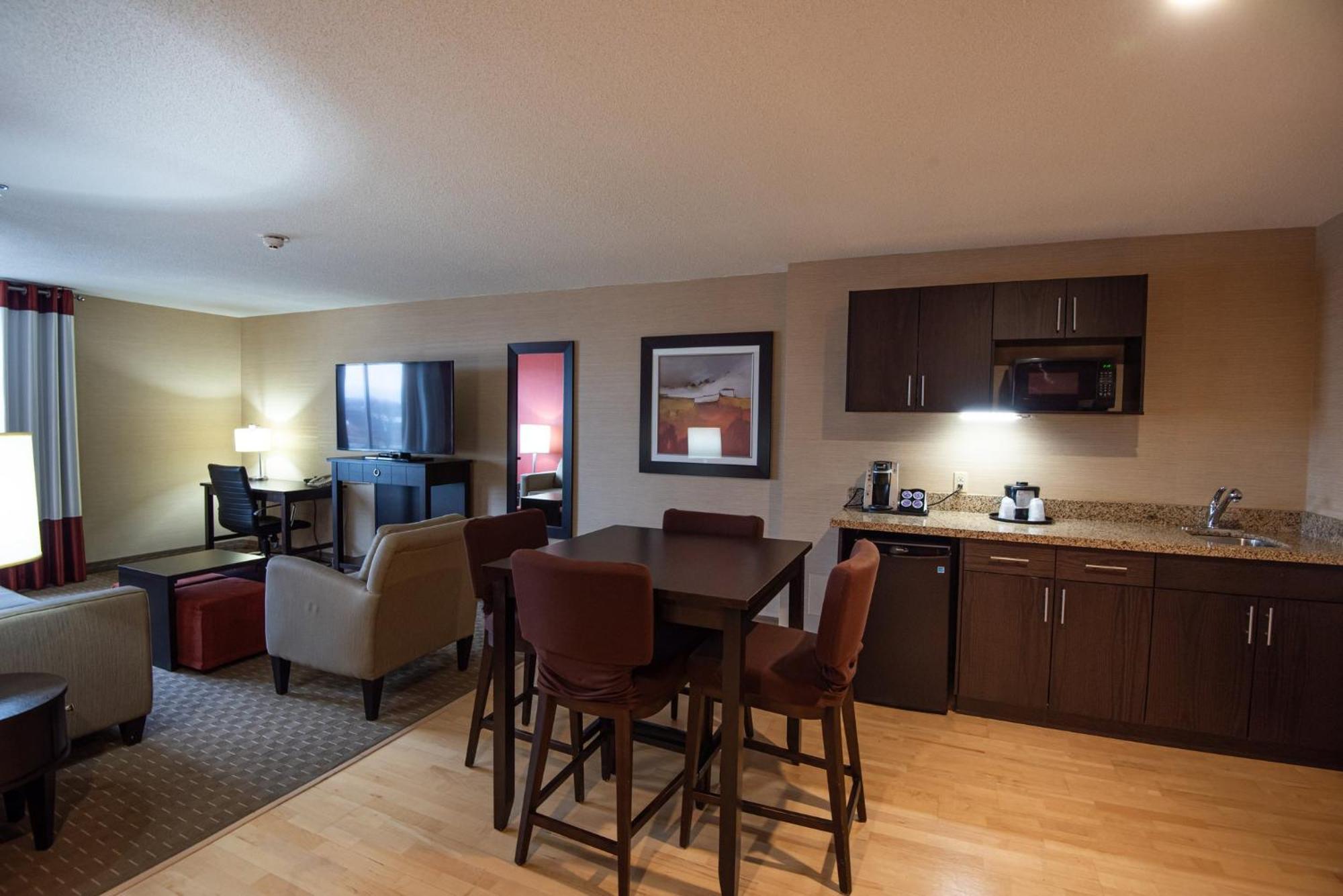 Holiday Inn Express Hotel & Suites Chatham South By Ihg Ngoại thất bức ảnh