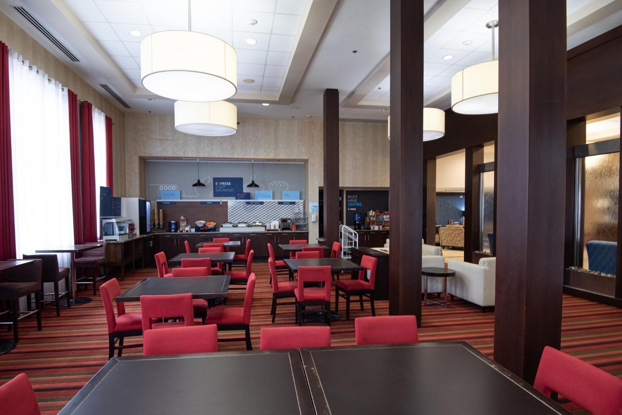 Holiday Inn Express Hotel & Suites Chatham South By Ihg Ngoại thất bức ảnh