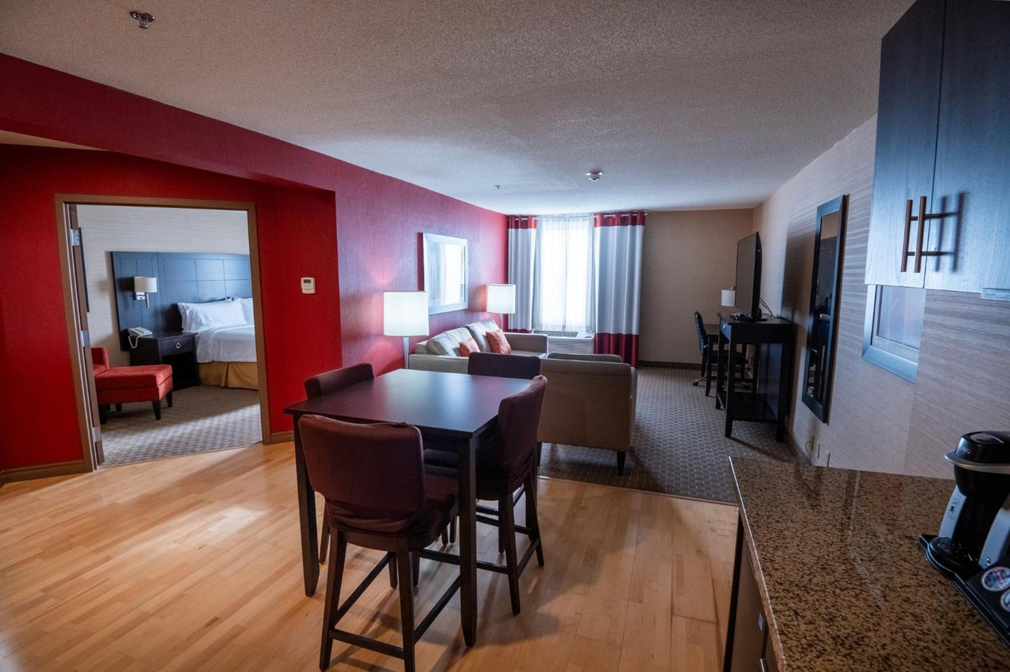 Holiday Inn Express Hotel & Suites Chatham South By Ihg Ngoại thất bức ảnh