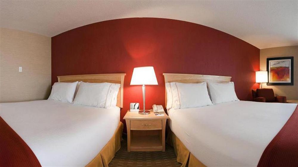 Holiday Inn Express Hotel & Suites Chatham South By Ihg Ngoại thất bức ảnh