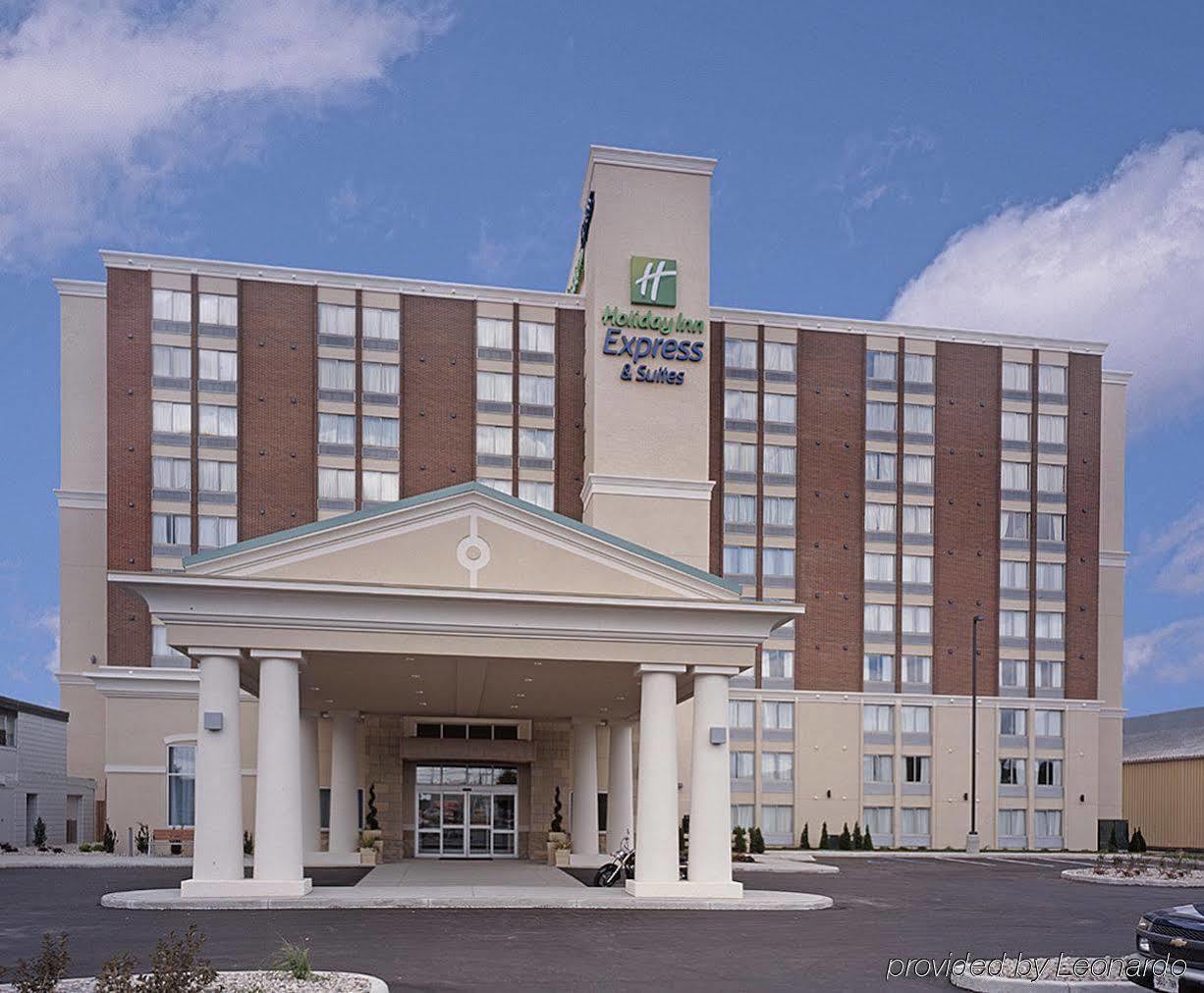Holiday Inn Express Hotel & Suites Chatham South By Ihg Ngoại thất bức ảnh