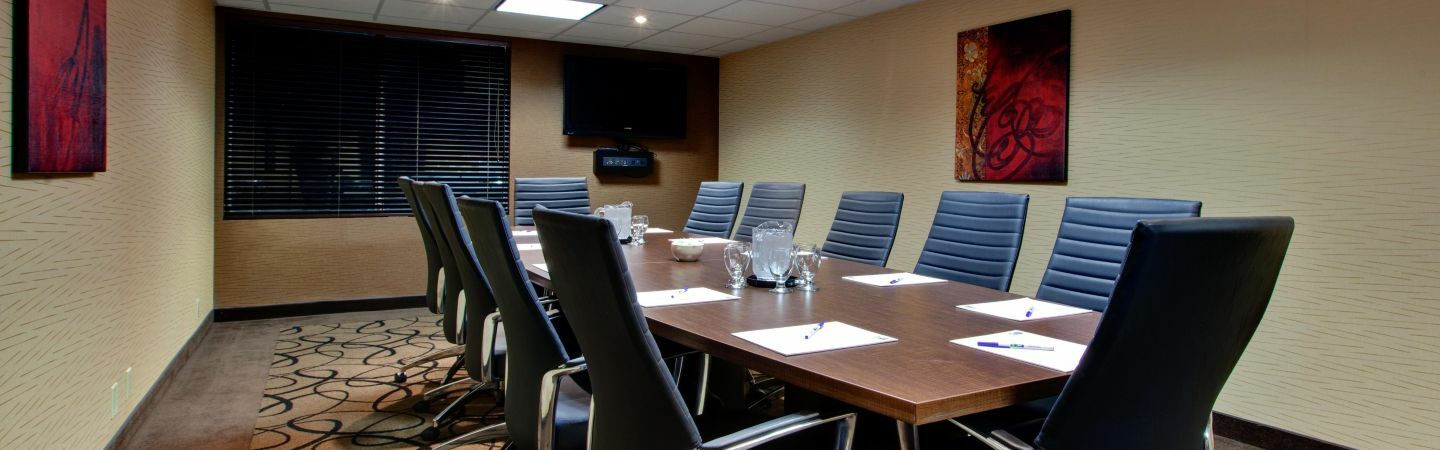 Holiday Inn Express Hotel & Suites Chatham South By Ihg Ngoại thất bức ảnh
